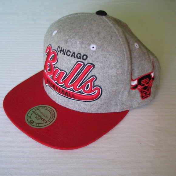 bulls strapback hat